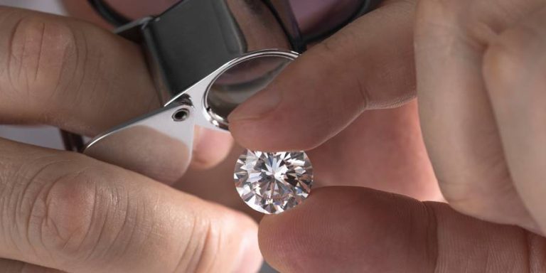 10-Carat (10ct) Diamond: Everything You Need To Know - Diamond101