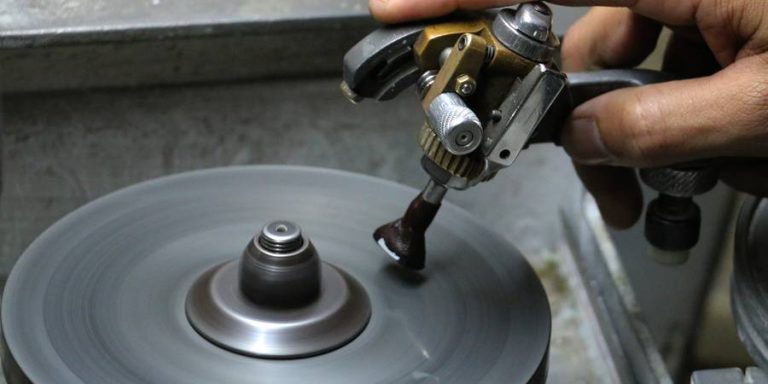 An In Depth Guide On Diamond Cutting How Are Diamonds Cut Diamond101 an-in-depth-guide-on-diamond-cutting-how-are-diamonds-cut-diamond101
