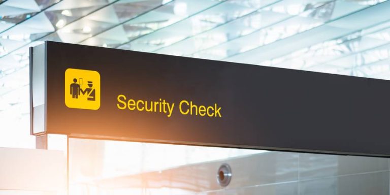 Do You Have to Take off Diamond Rings at Airport Security? - Diamond101