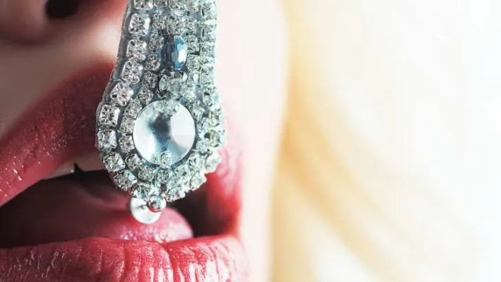 Is Diamond Poisonous To Lick?