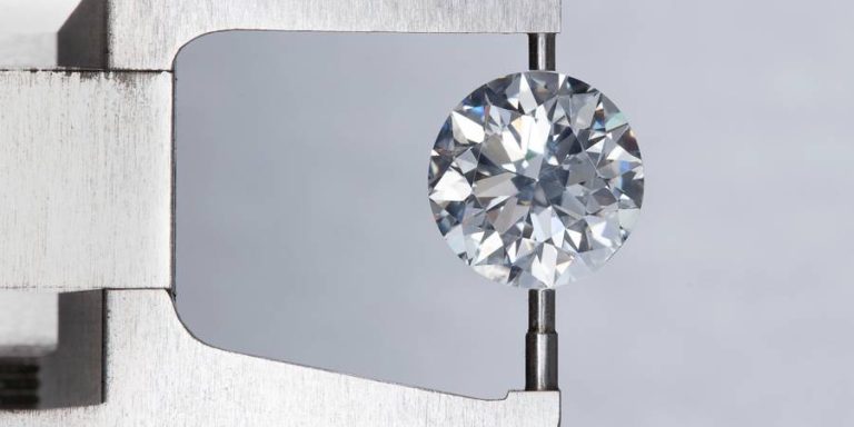 10-Carat (10ct) Diamond: Everything You Need To Know - Diamond101